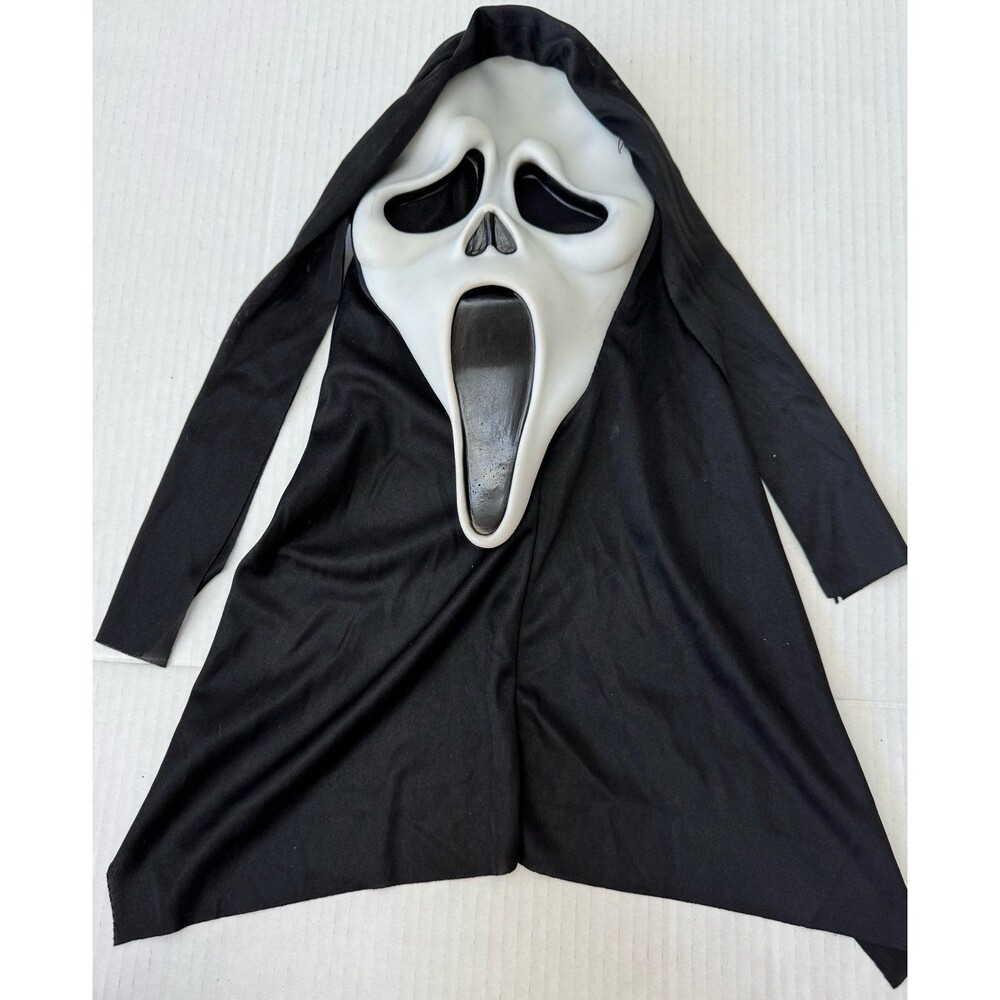 Scream Mask Shroud Easter Unld Fun World Div Ghost Face Glows Dark Rubber